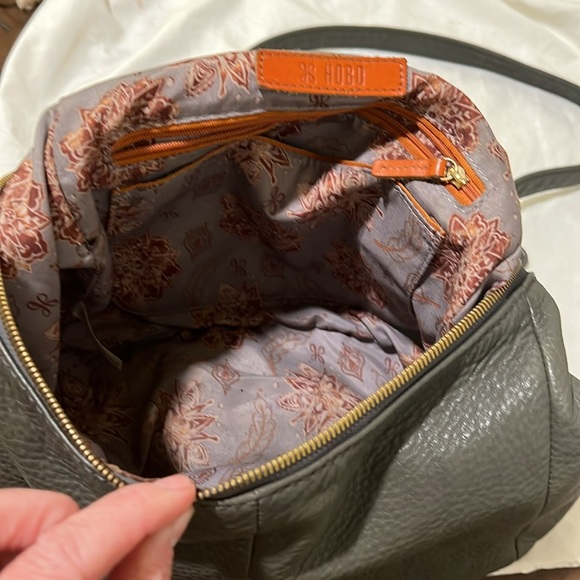 Hobo River Backpack vintage green color with gold hardware - Picture 6 of 6